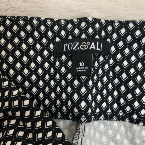 Roz & Ali diamond pattern Cropped  pants - Picture 4 of 6